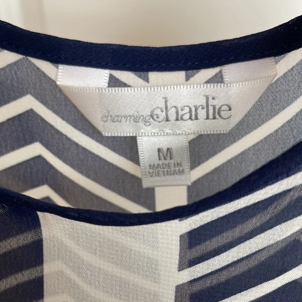 Patterned Blouse - Picture 4 of 5